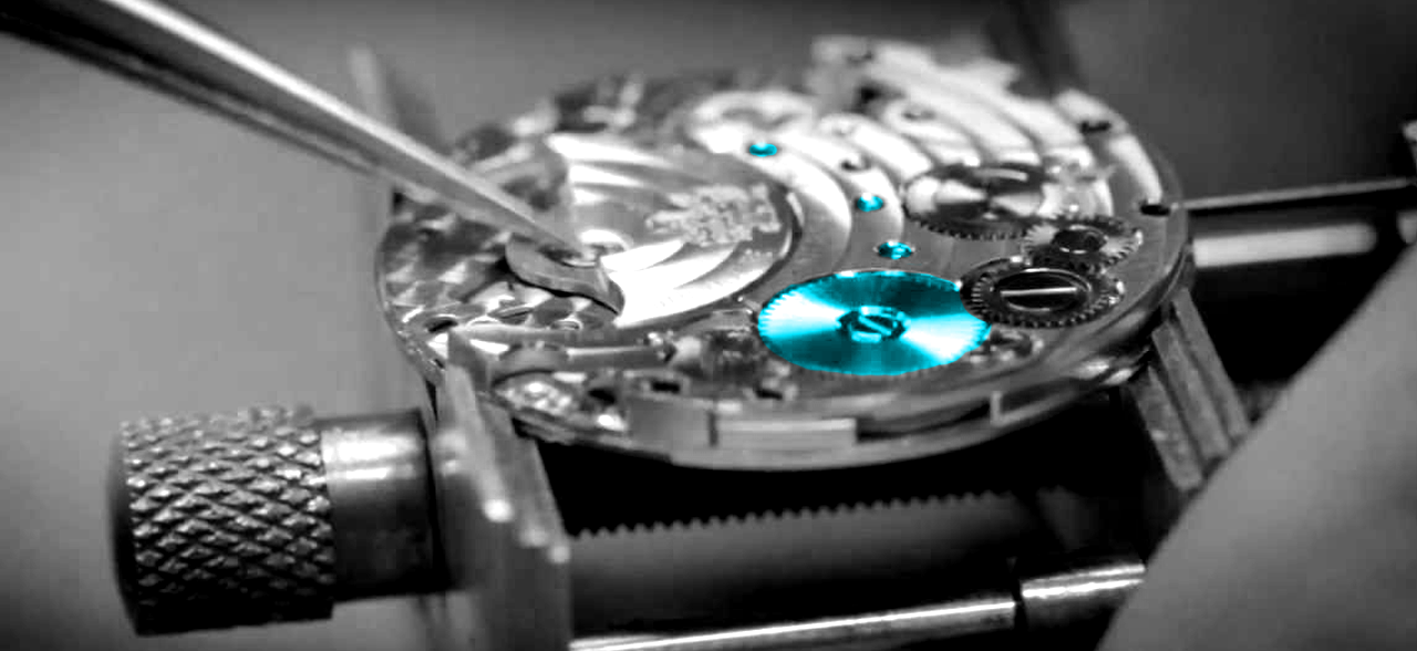 Mouvement d’horlogerie illustrant la précision de la défense